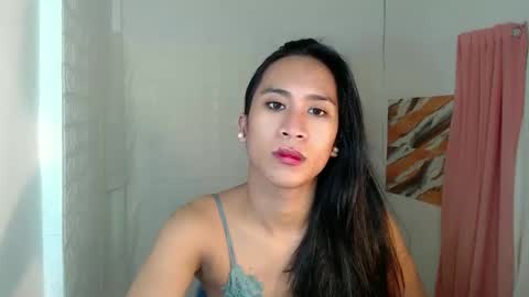 Navea online show from March 8, 2:08 pm