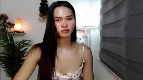 Snapshot of ursandra_xx chatting on October 19, 5:11 am ursandra_xx online show from October 19, 5:11 am