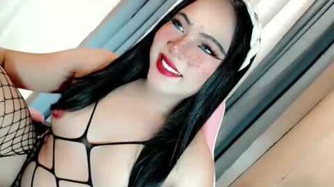 JESS - DONT FORGET TO FOLLOW ME AND GIVE ME THUMBS UP online show from November 19, 10:26 am