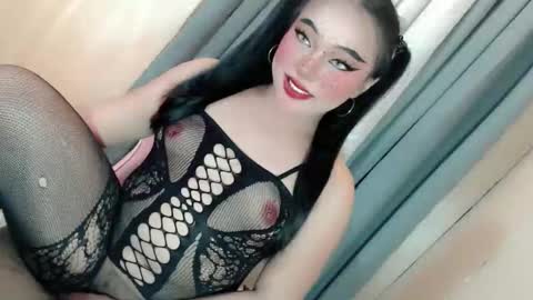 JESS - DONT FORGET TO FOLLOW ME AND GIVE ME THUMBS UP online show from December 14, 5:52 pm