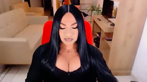 Snapshot of valentinaxqueen chatting on October 19, 11:19 pm online show from October 19, 11:19 pm