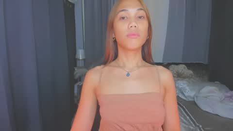 VanessaRiches online show from December 8, 8:20 am