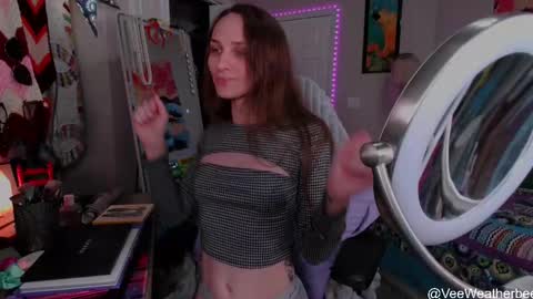 Violet Weatherbee online show from May 12, 12:41 am