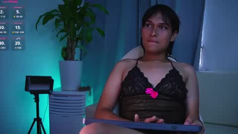 vero_blom online show from July 22, 12:53 pm