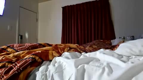 vers online show from November 3, 10:58 am