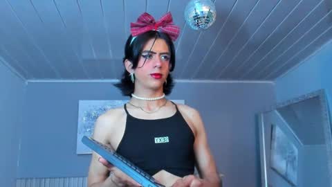  Vicky  online show from April 17, 2:20 pm