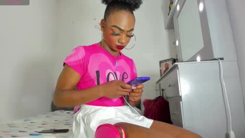 vicky manuela online show from December 18, 7:14 am