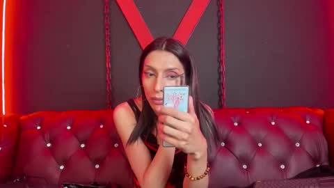 Victoria online show from December 5, 11:33 pm