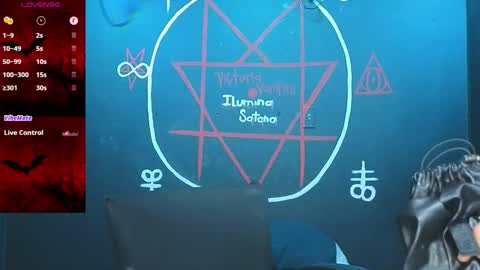 Victoria Vampire online show from November 13, 6:15 pm