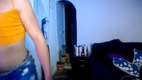 violet_hyuga online show from January 16, 3:48 am