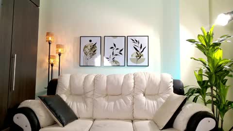 Violeta online show from April 13, 8:13 pm