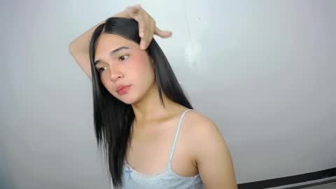 xairah_doux online show from May 29, 4:33 am
