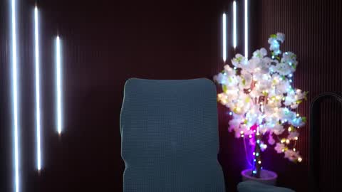 Anne online show from April 11, 7:45 am