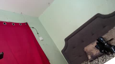 Snapshot of xkaytlyn_whitexx chatting on March 5, 6:30 am Seductive Kaylyn online show from March 5, 6:30 am