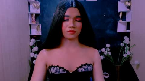 ashley online show from April 6, 11:10 am