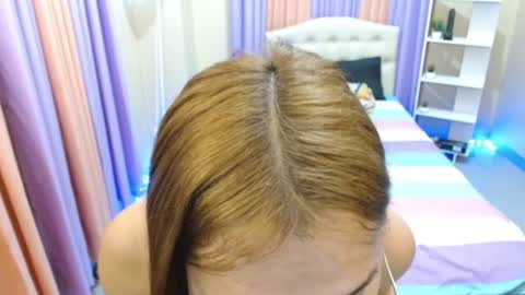 CHLOES ROOM online show from April 9, 1:29 am