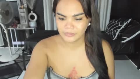 Kylie Smith online show from July 14, 2:02 am