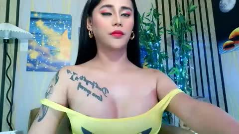 xxmissjuliaxx online show from March 16, 12:25 am