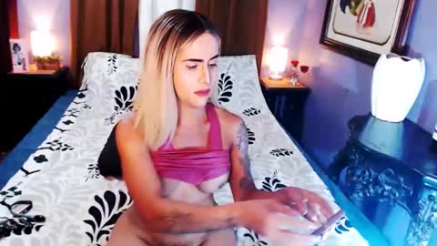 Snapshot of xxqueenofperfectionxx chatting on January 28, 8:47 pm urperfection kelly online show from January 28, 8:47 pm