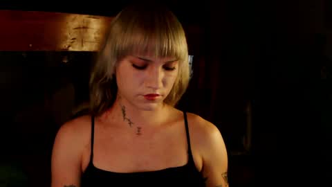 sloane kjellfrior online show from April 3, 1:26 am