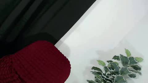 yams_kitty69 online show from November 19, 1:33 pm