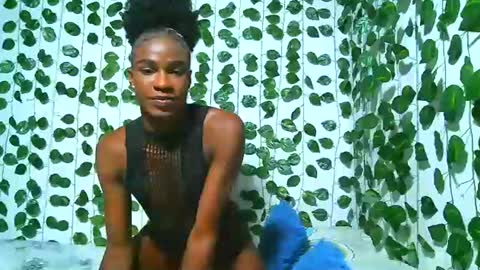 YARITHZA online show from December 15, 6:59 pm