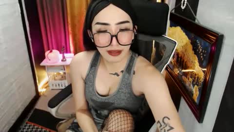 yassiered online show from September 12, 9:27 am