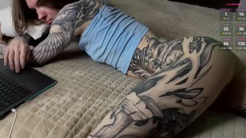 yexes online show from October 22, 2:46 am