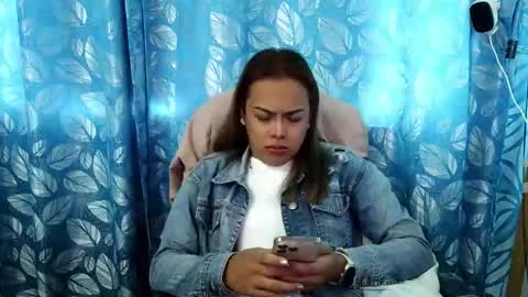 your_dreamgirlxxx69 online show from November 21, 6:36 am