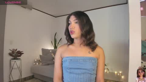 Eliza online show from April 23, 5:26 pm