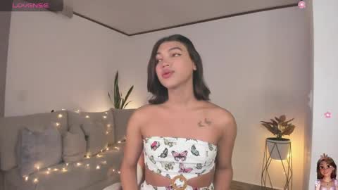 Eliza online show from April 28, 10:58 pm