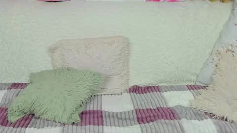 yourkriss_new1 online show from November 5, 6:41 pm