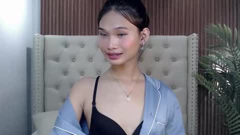 yoursluttyashxx online show from September 23, 11:26 am