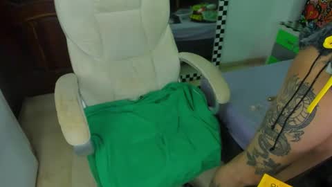 GI online show from February 1, 7:40 am