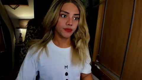 Miss Cali online show from April 11, 9:46 am