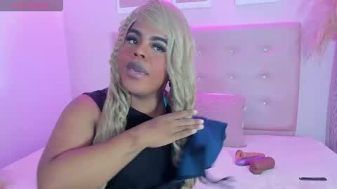 zoe_rose4 online show from March 22, 2:22 pm