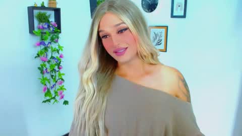 zoeschmmit online show from July 28, 12:17 am