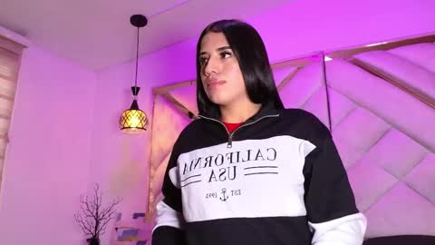 Zoe online show from April 6, 11:54 am