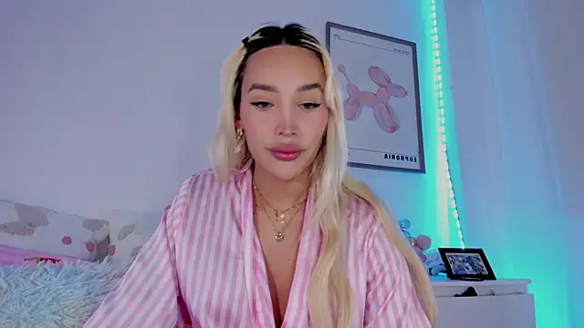  viioletweekend  online show from March 15, 9:25 pm