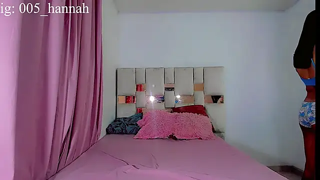 Hannahsmit online show from September 16, 7:13 am