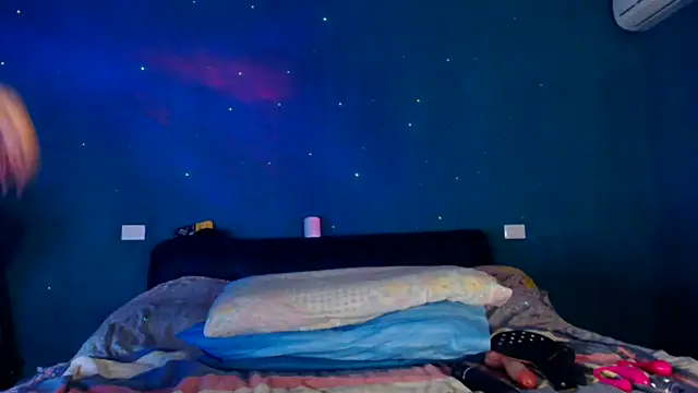 Karendolly  8 online show from March 2, 6:04 pm