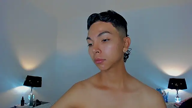 xhenisa  online show from March 10, 8:56 pm