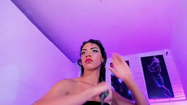 Alahia Rodriguez online show from November 27, 7:59 pm