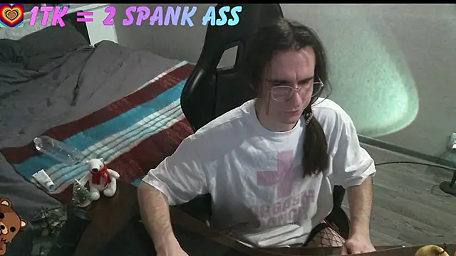 izilizi 23 online show from November 24, 6:43 pm