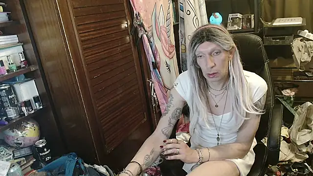 Ombeline1 online show from April 19, 10:12 pm