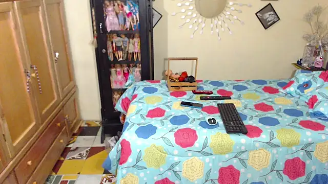 latinaa hot online show from February 11, 1:52 pm