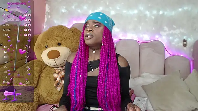 puca ebony online show from February 5, 4:26 pm