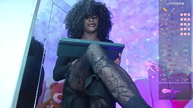 puca ebony online show from November 28, 8:32 pm