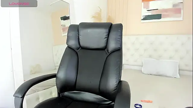 shenielxx online show from September 25, 1:40 pm