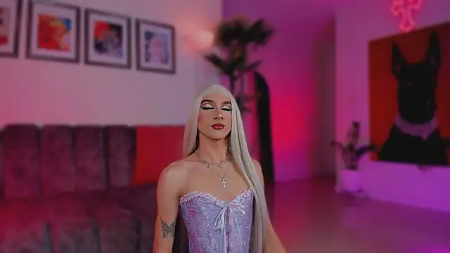 Taylor  foxxx online show from April 3, 6:12 am